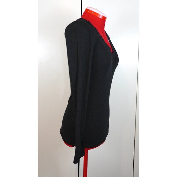 Express Ribbed Lace-Trim V-Neck Long Sleeve - Picture 3 of 8